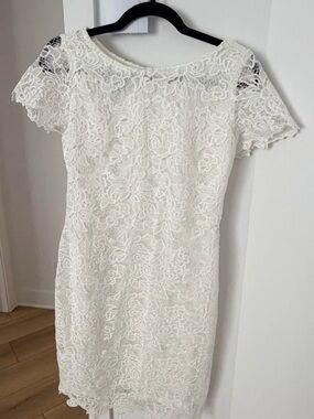 Elegant White Lace Sheath Dress - Women's